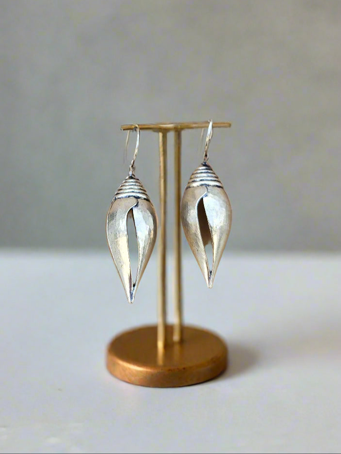 Shell design Oxidized Hook earrings