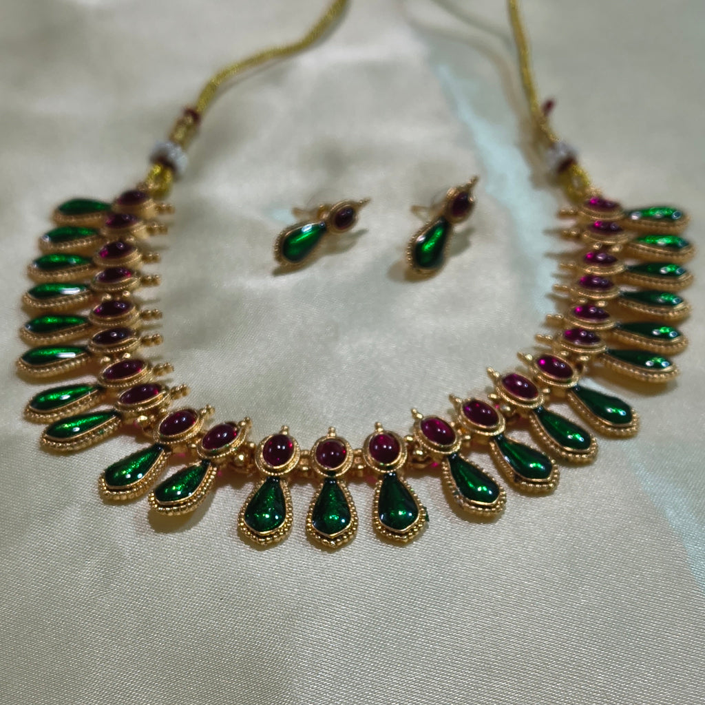 Palakka Enamel necklace