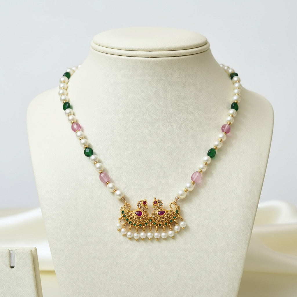 ADpendant peacock necklace