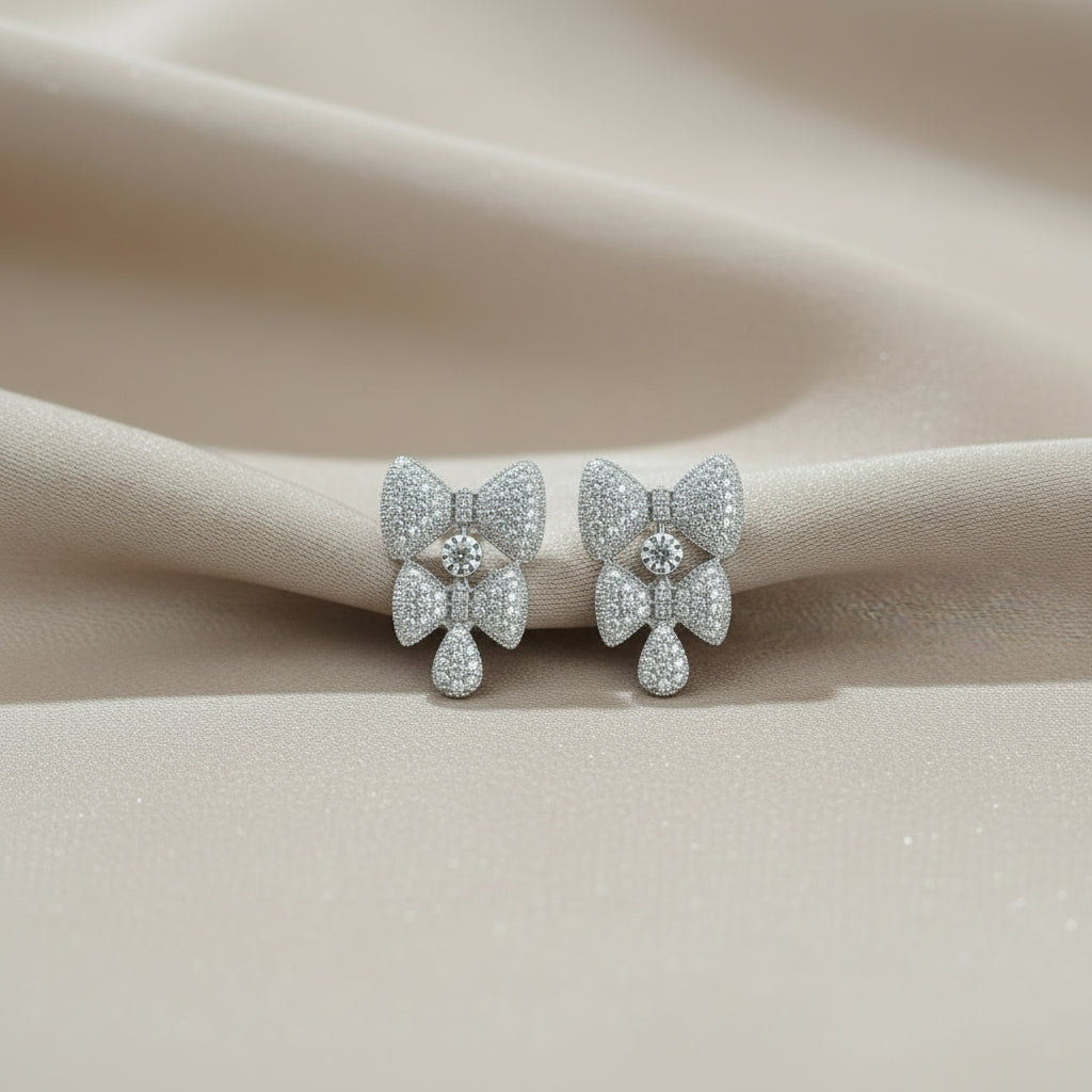 Sparkling White Stone Bow stud