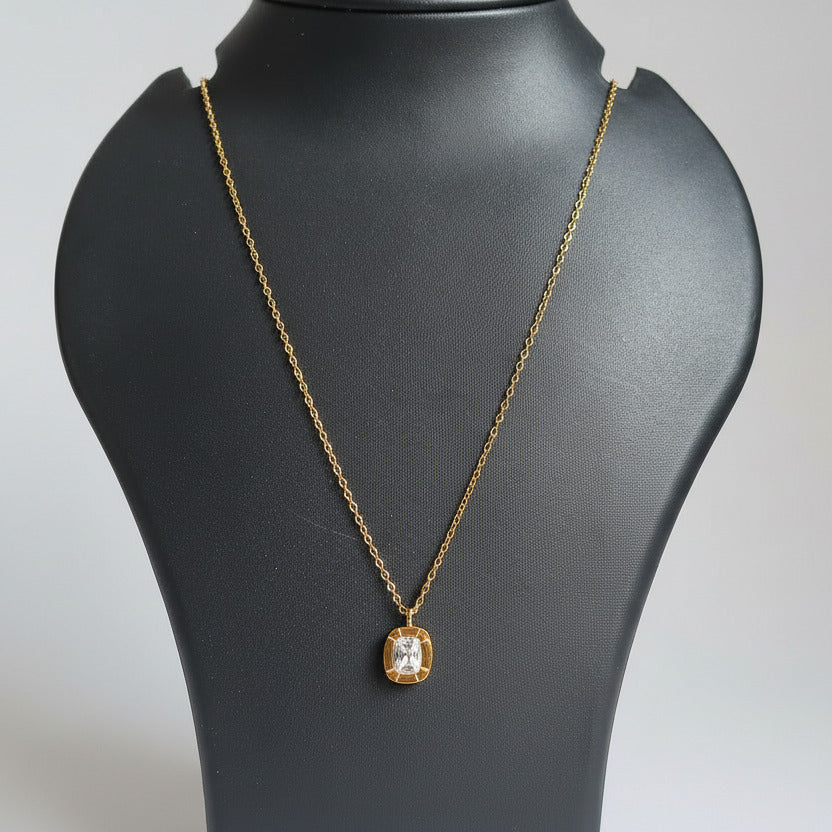 White stone daily wear chain