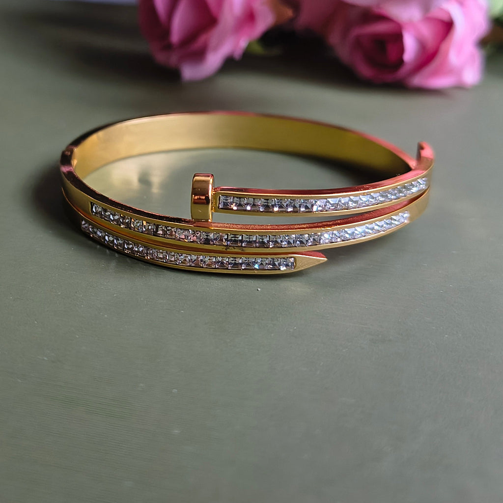 Nail Bangle