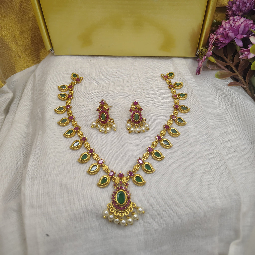 Claasic Plakka Necklace set