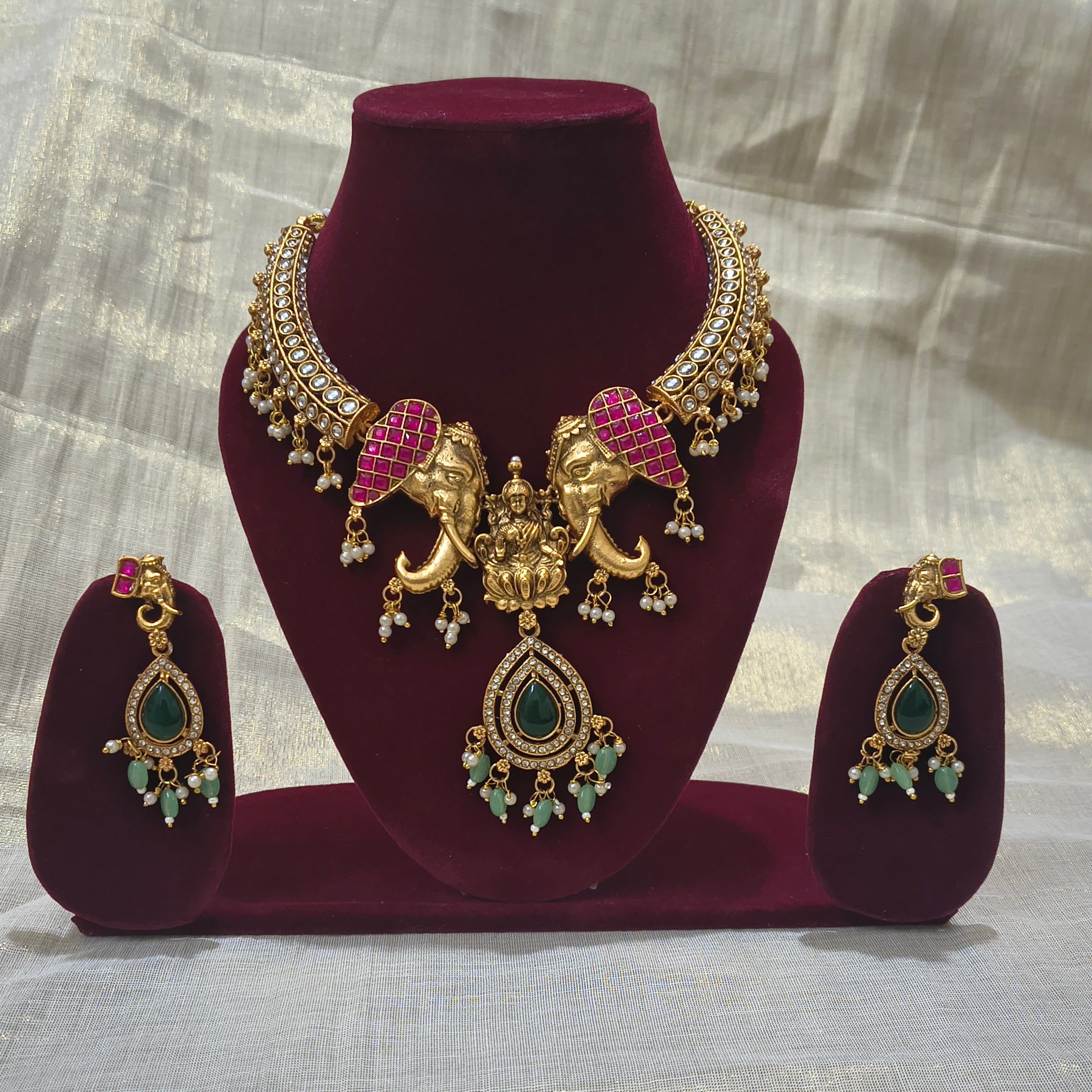 Gajalakshmi Hasli set