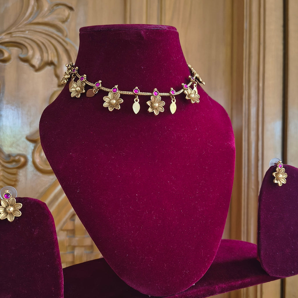 Malavika Antique Floral Elakkathali set