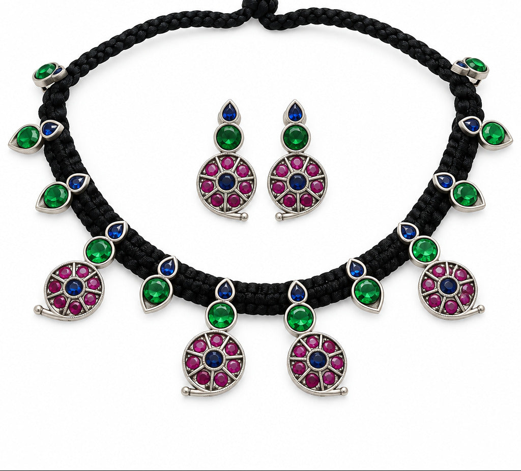 Thread monalisa necklace set