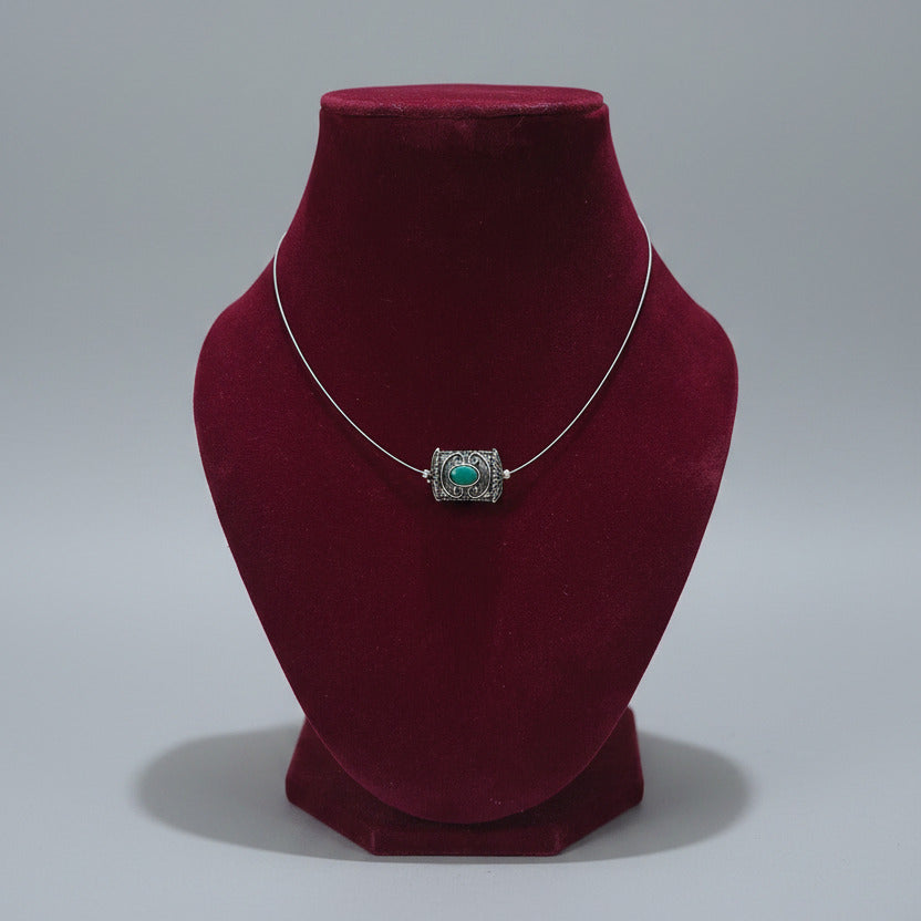 Victorian pendant invisible chain