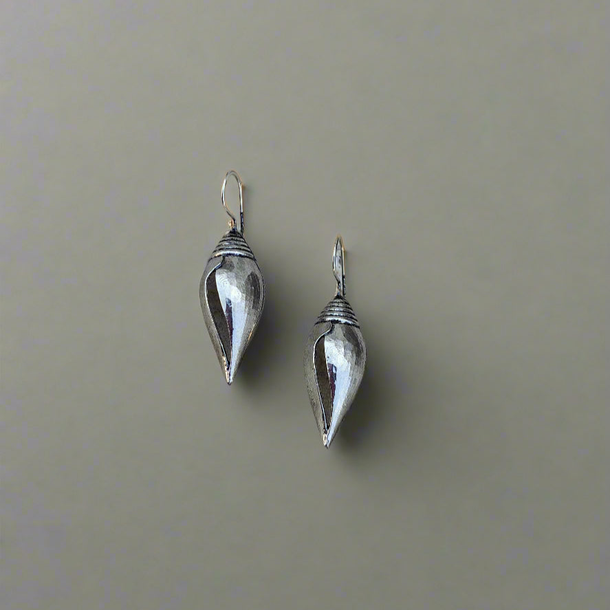 Shell design Oxidized Hook earrings